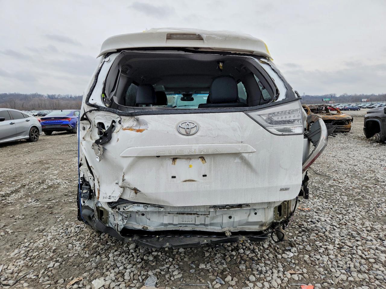 2017 TOYOTA SIENNA