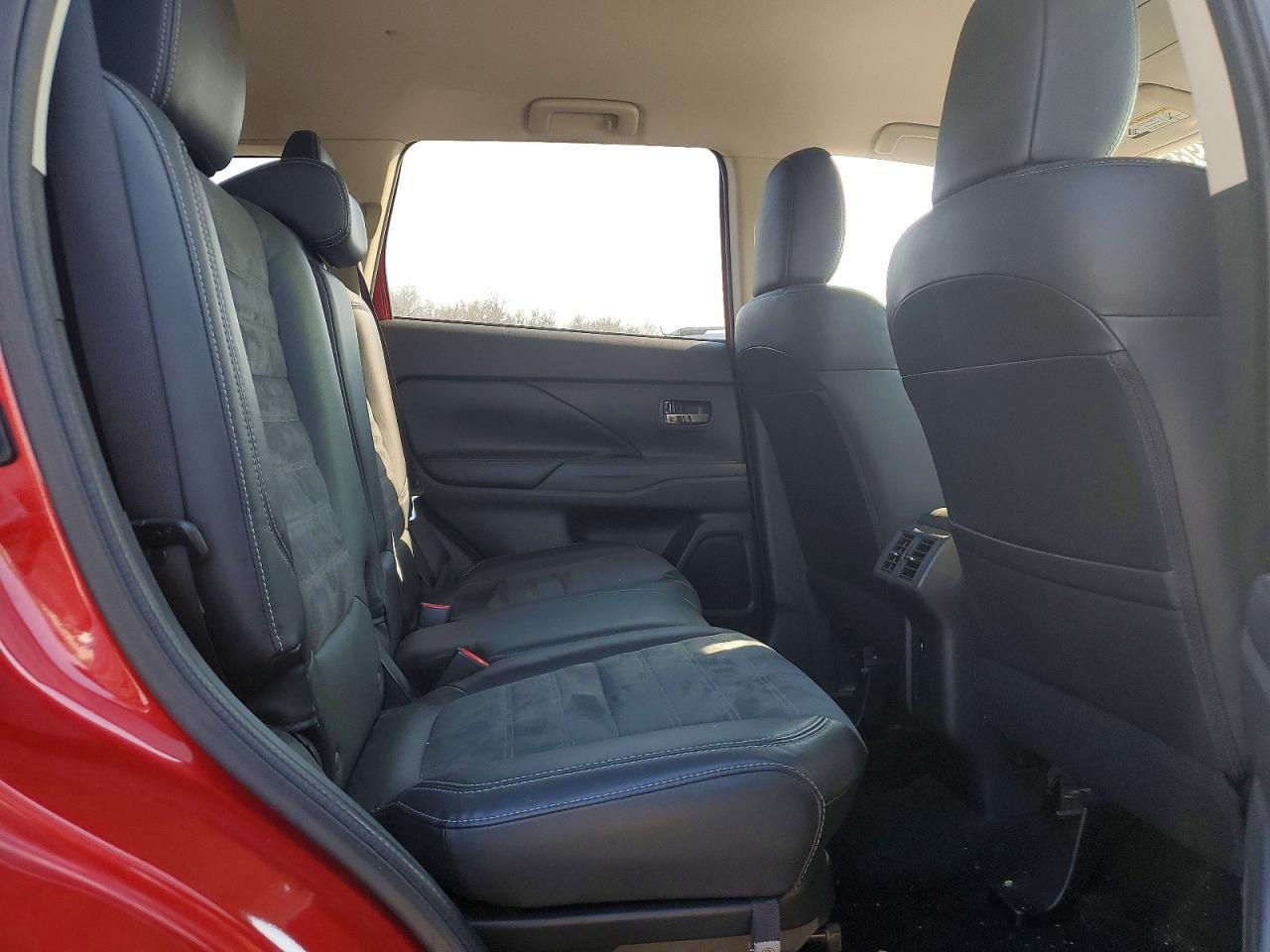 2019 MITSUBISHI outlander