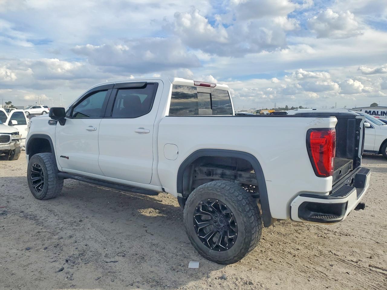 2022 GMC Sierra