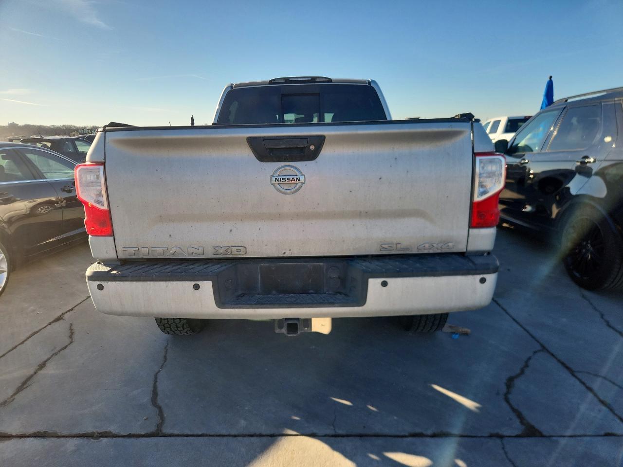 2016 NISSAN Titan