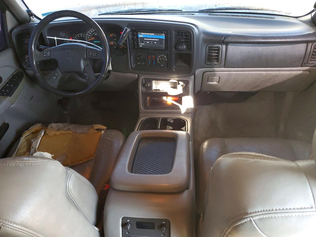 2004 CHEVROLET Tahoe