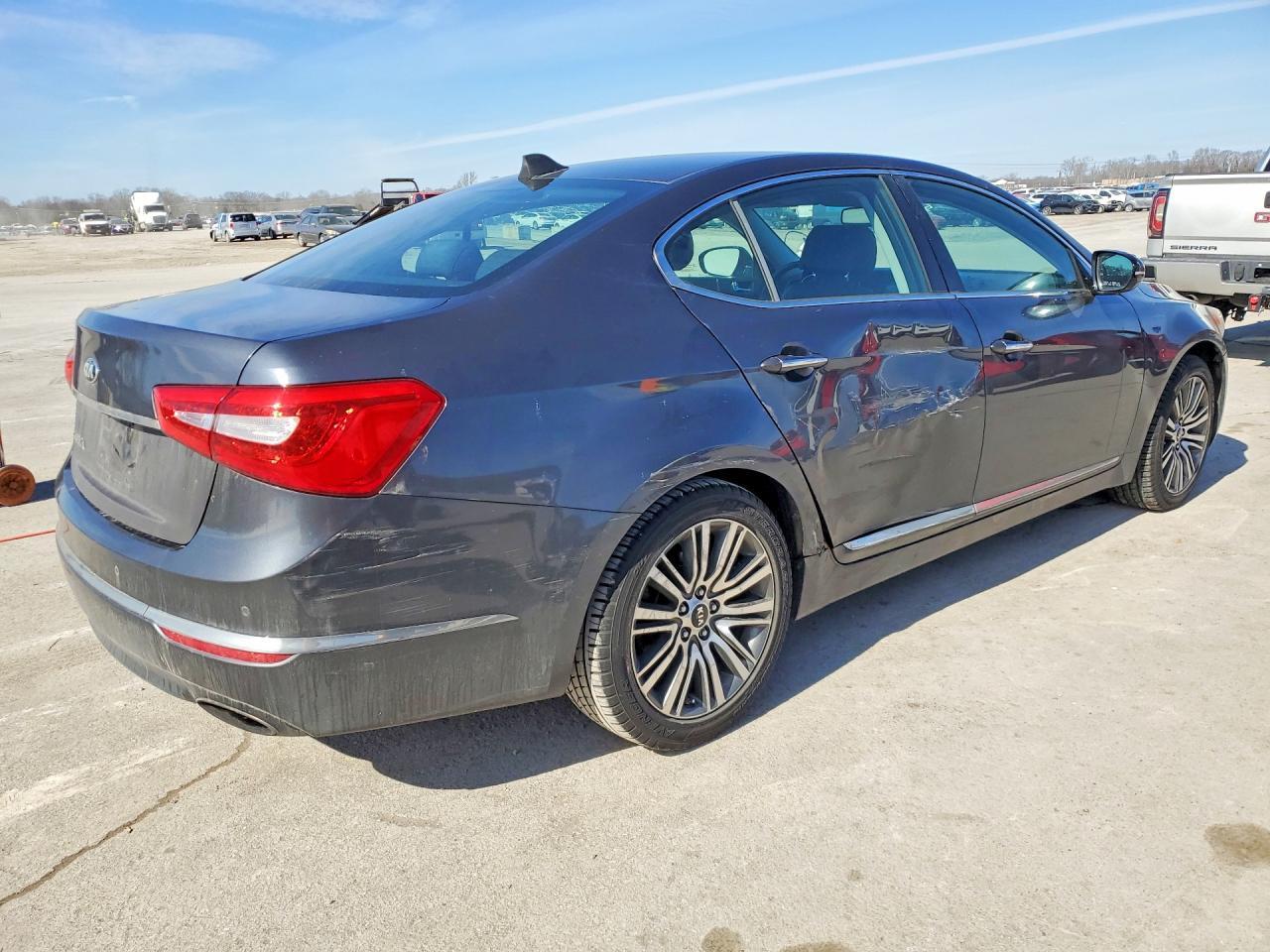 2015 KIA Cadenza