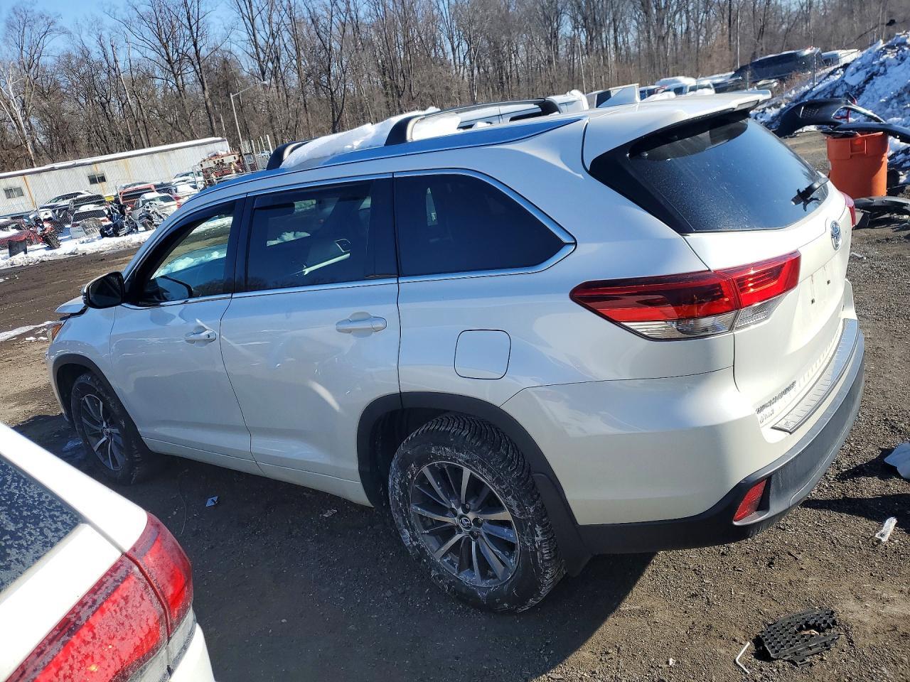2018 TOYOTA HIGHLANDER