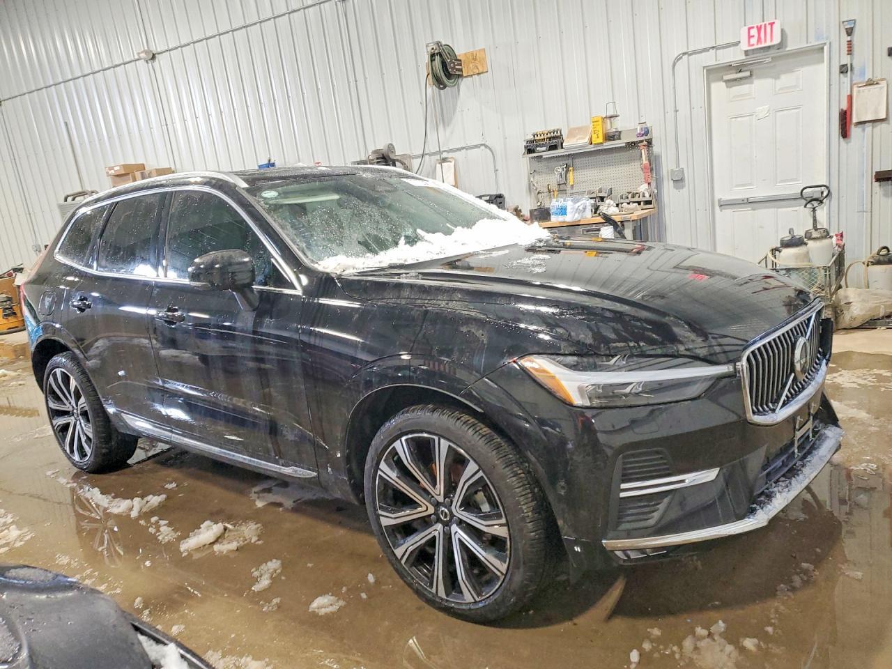 2023 VOLVO XC60