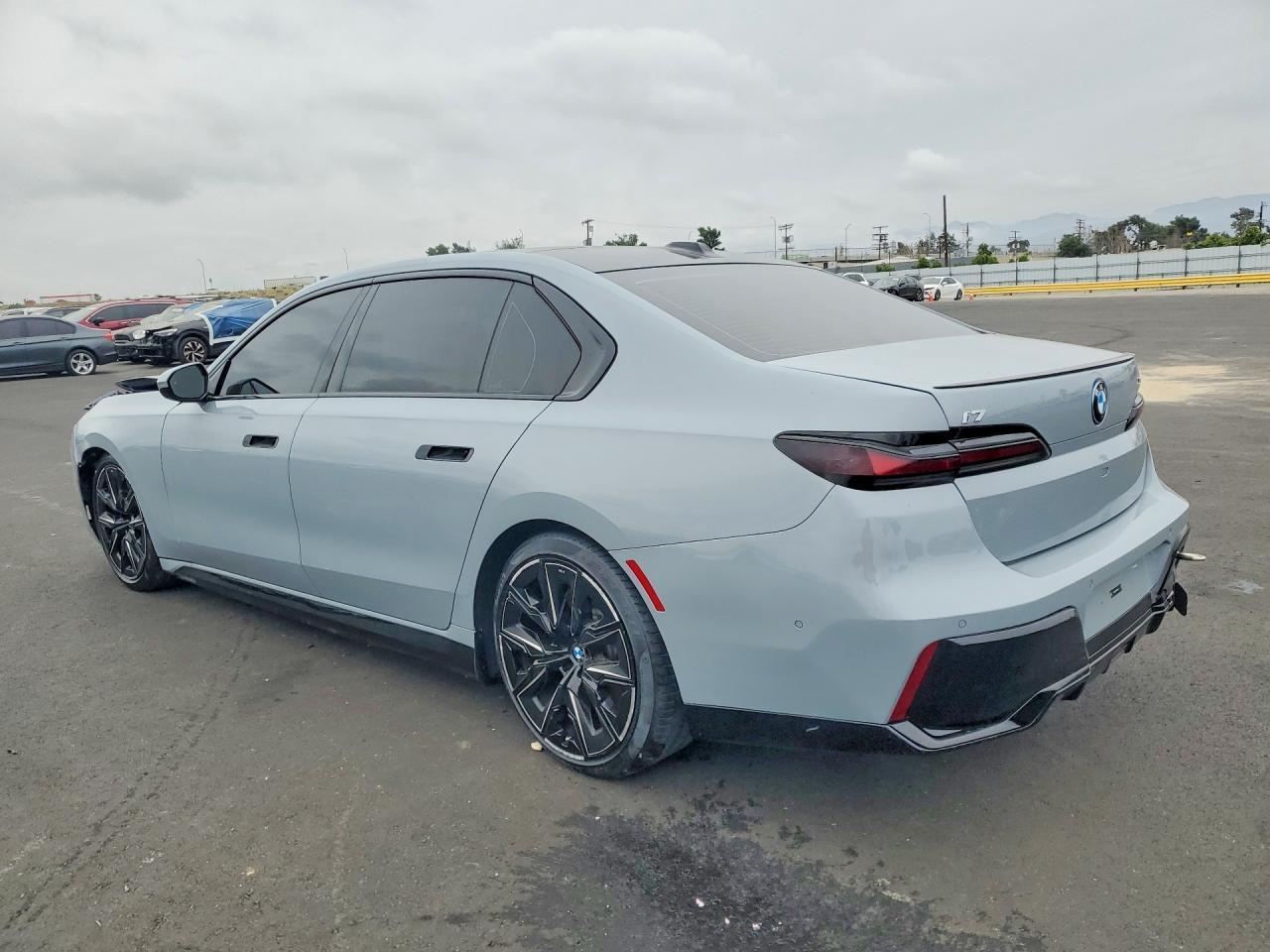 2023 BMW i7