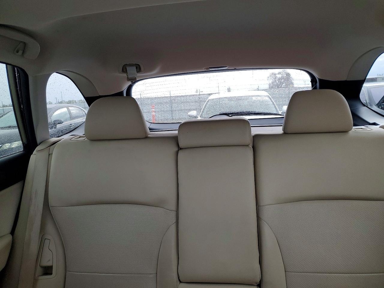 2015 SUBARU Outback