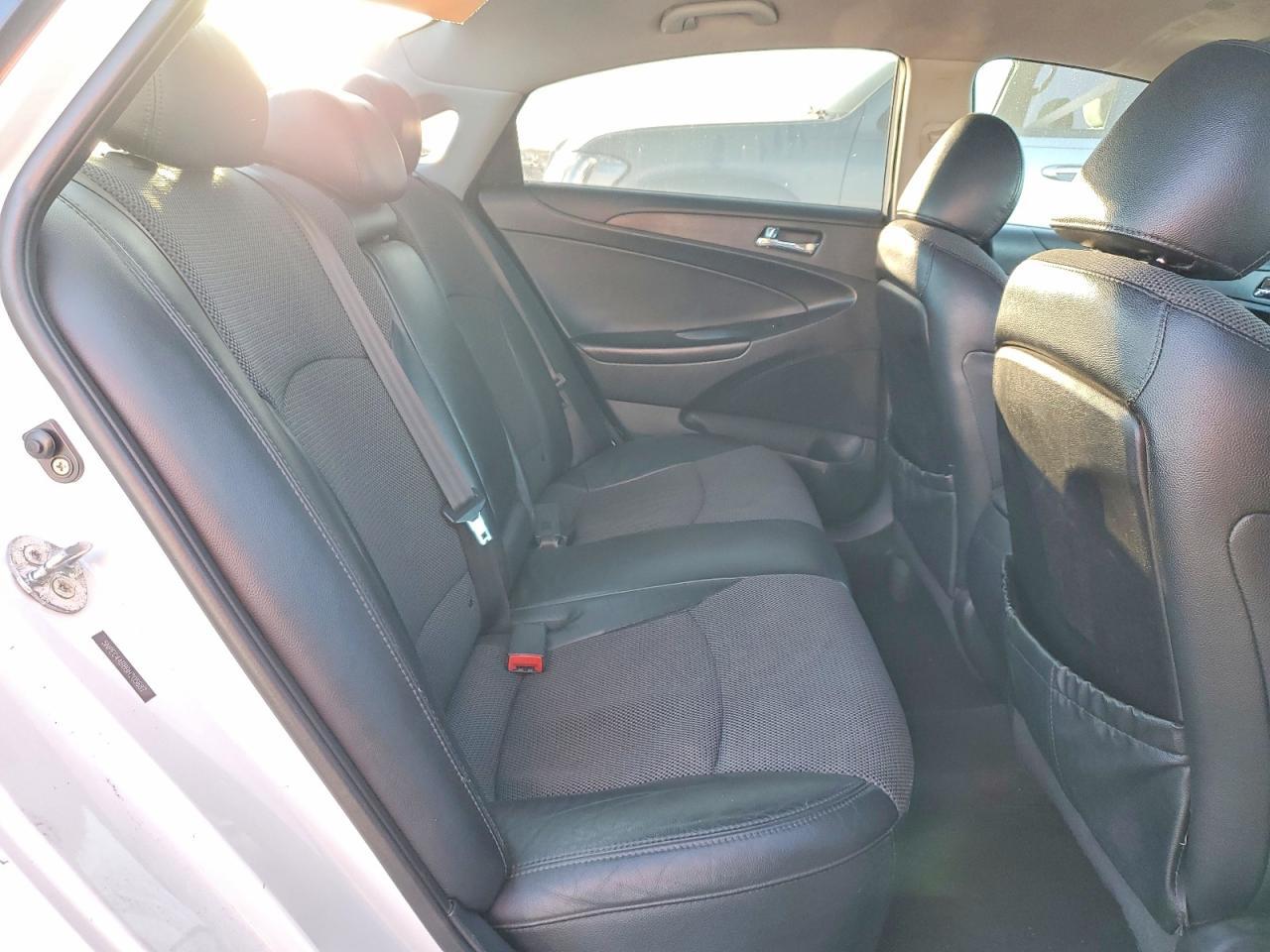 2011 HYUNDAI SONATA
