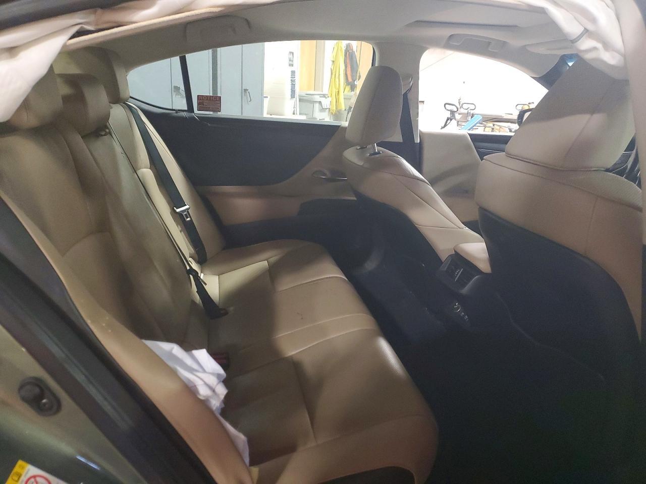2019 LEXUS ES 300H