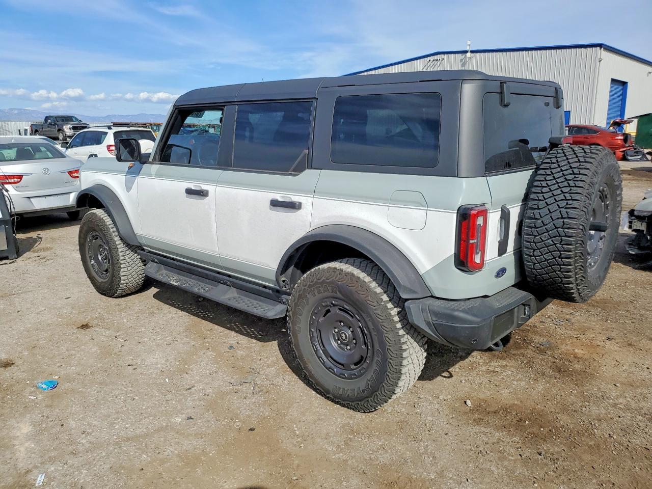 2024 FORD Bronco