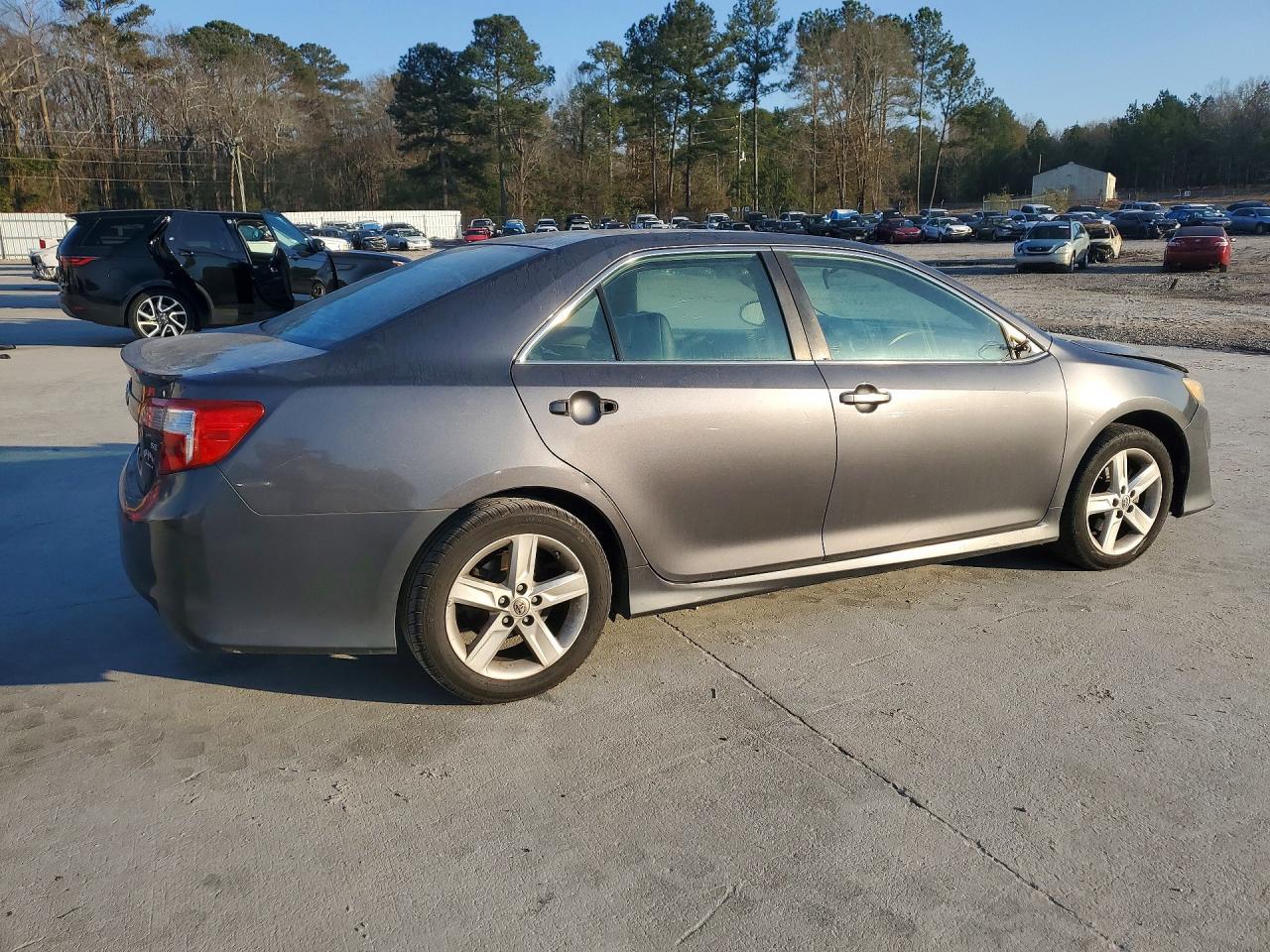 2014 TOYOTA CAMRY