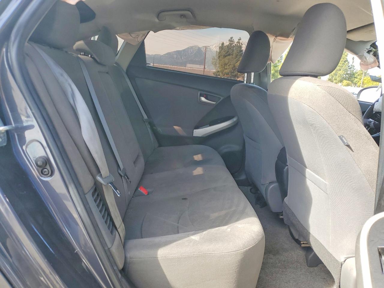 2015 TOYOTA PRIUS