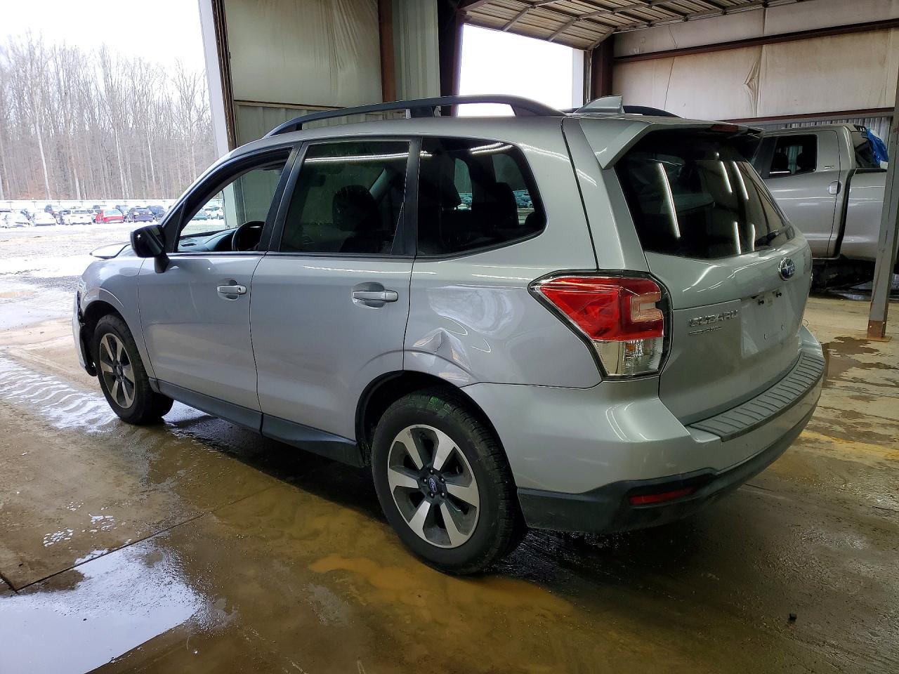 2017 SUBARU FORESTER