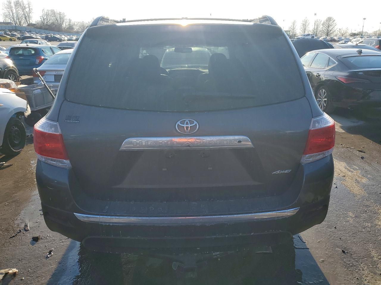 2013 TOYOTA HIGHLANDER