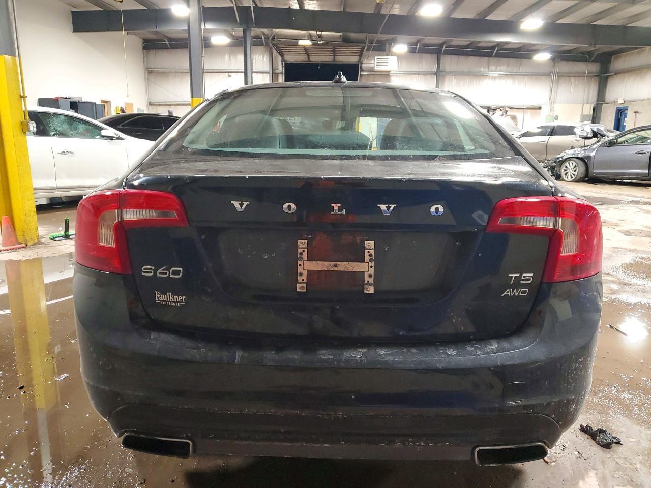 2015 VOLVO S60