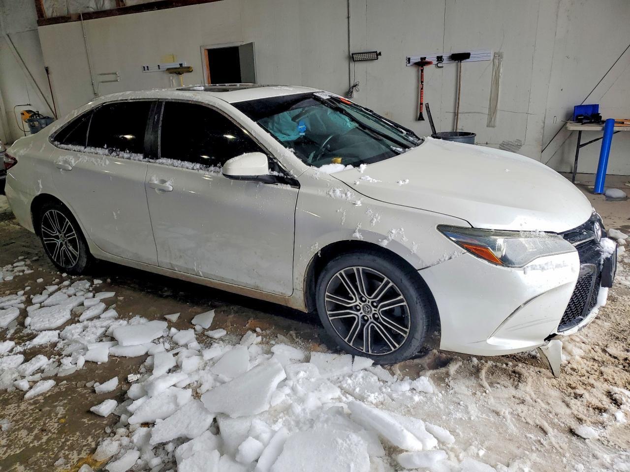 2016 TOYOTA CAMRY