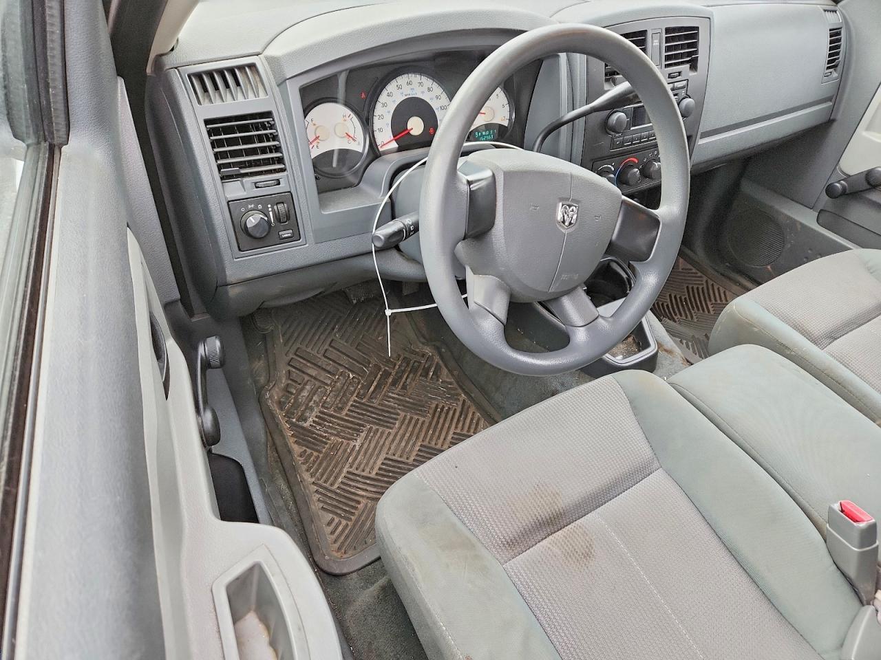 2005 DODGE Dakota