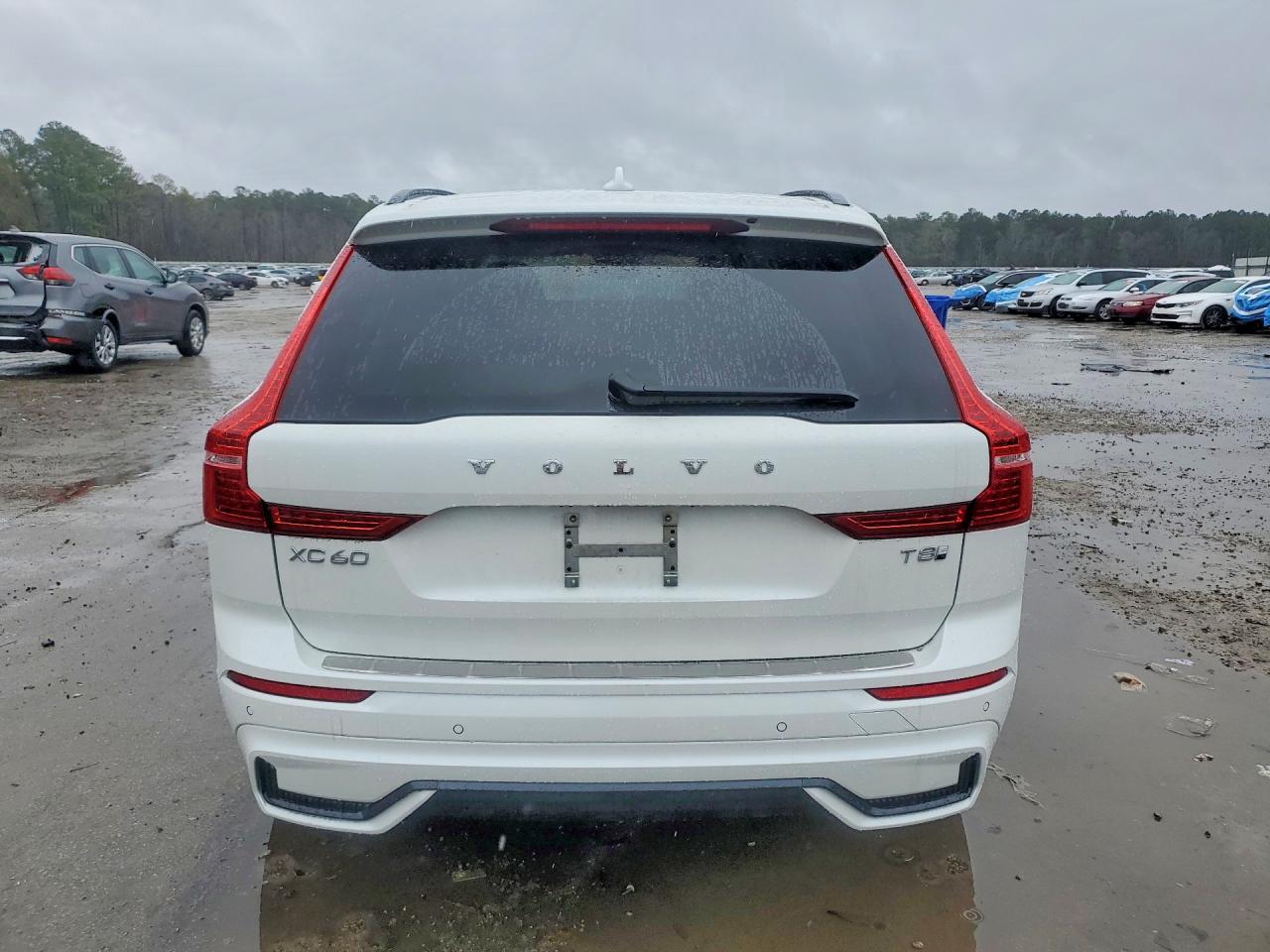 2025 VOLVO XC60