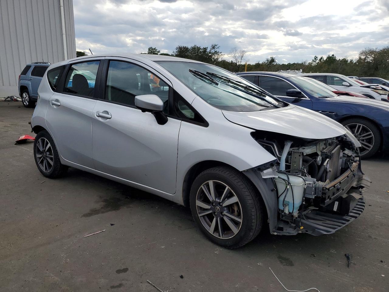 2017 NISSAN Versa Note