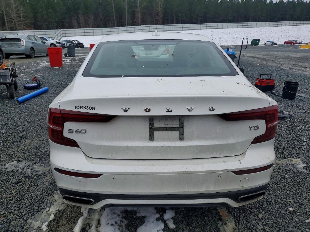 2021 VOLVO S60