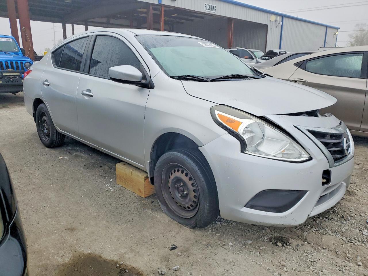 2015 NISSAN VERSA