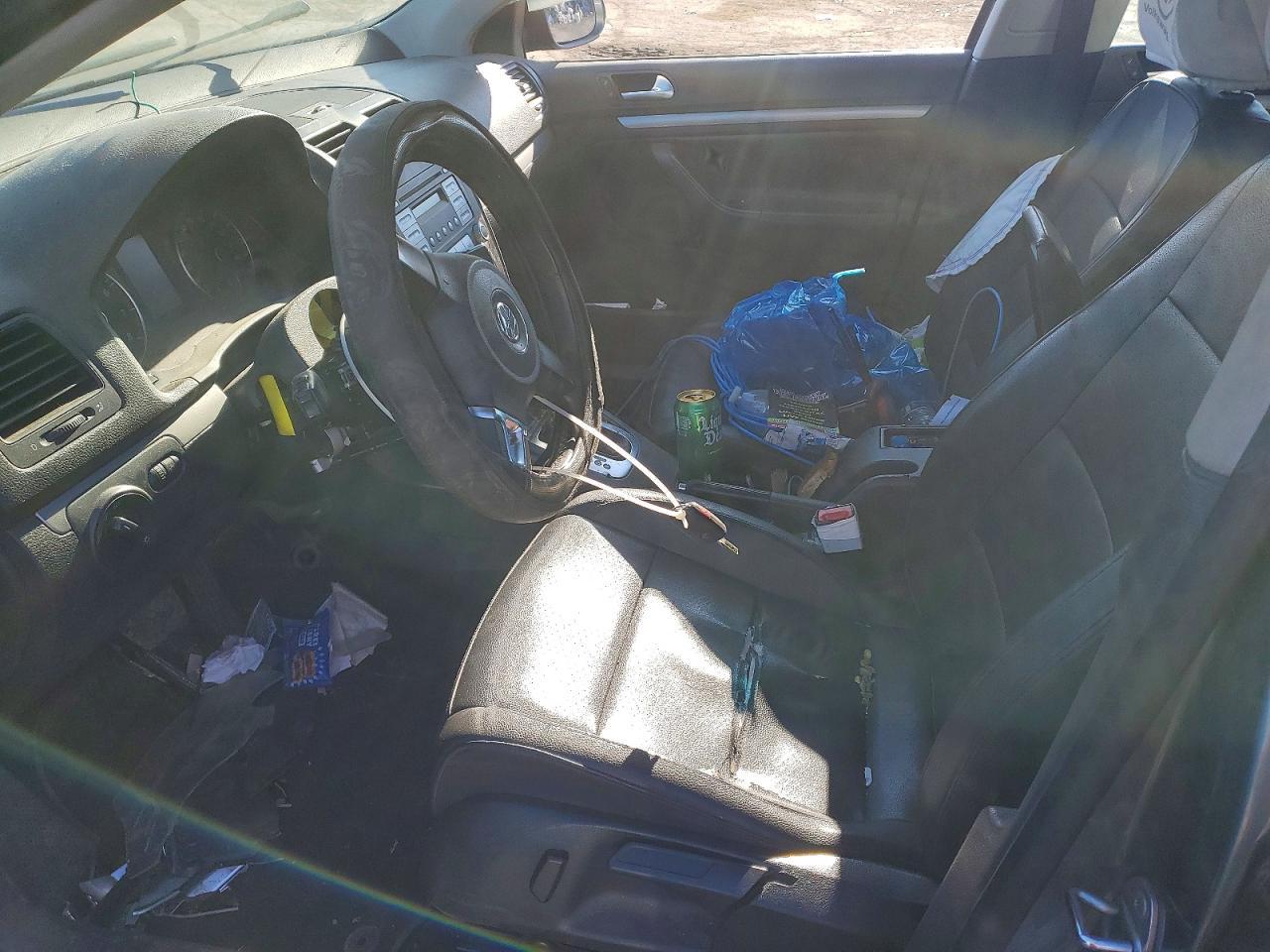 2010 VOLKSWAGEN JETTA