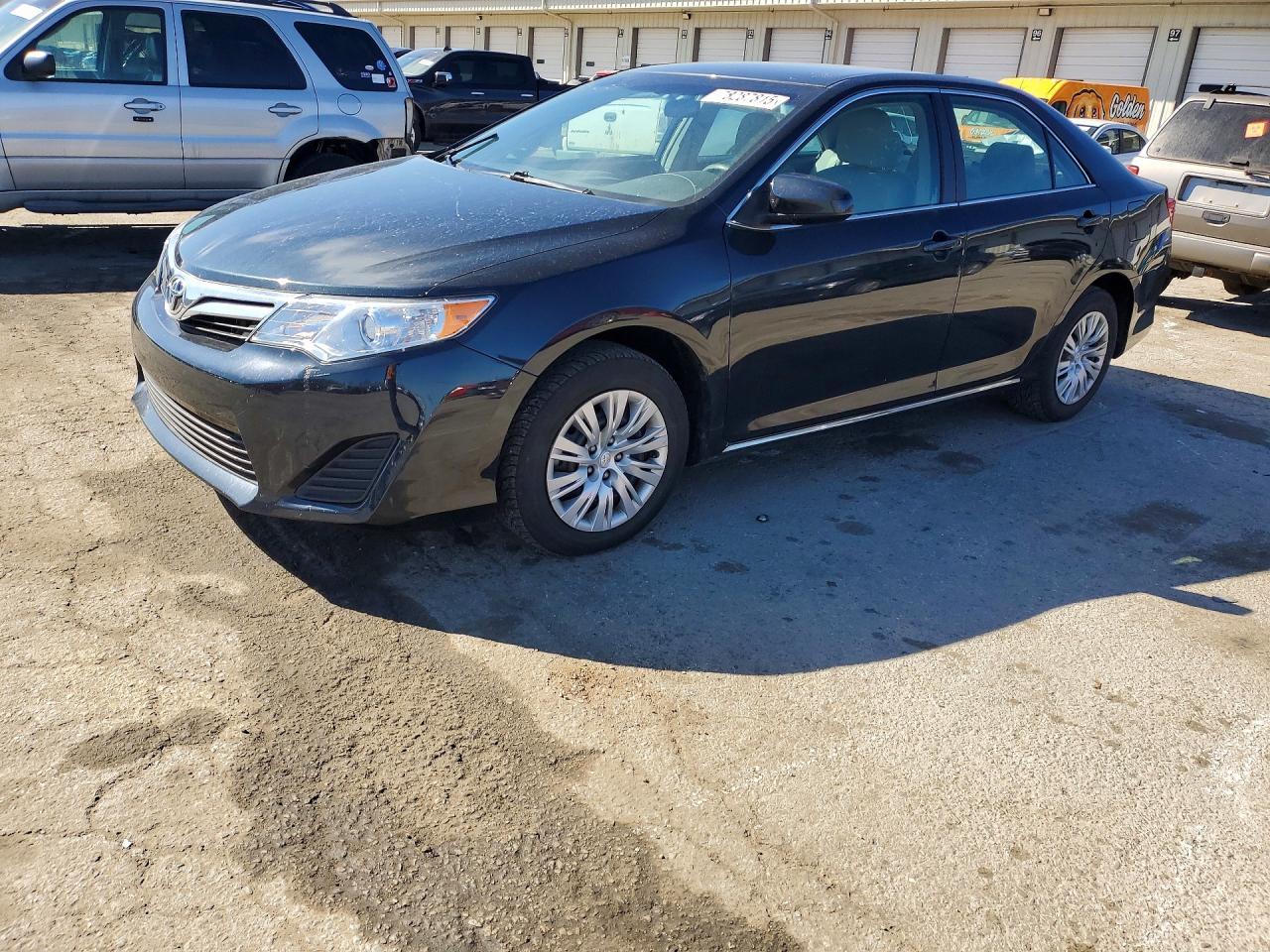 2014 TOYOTA CAMRY