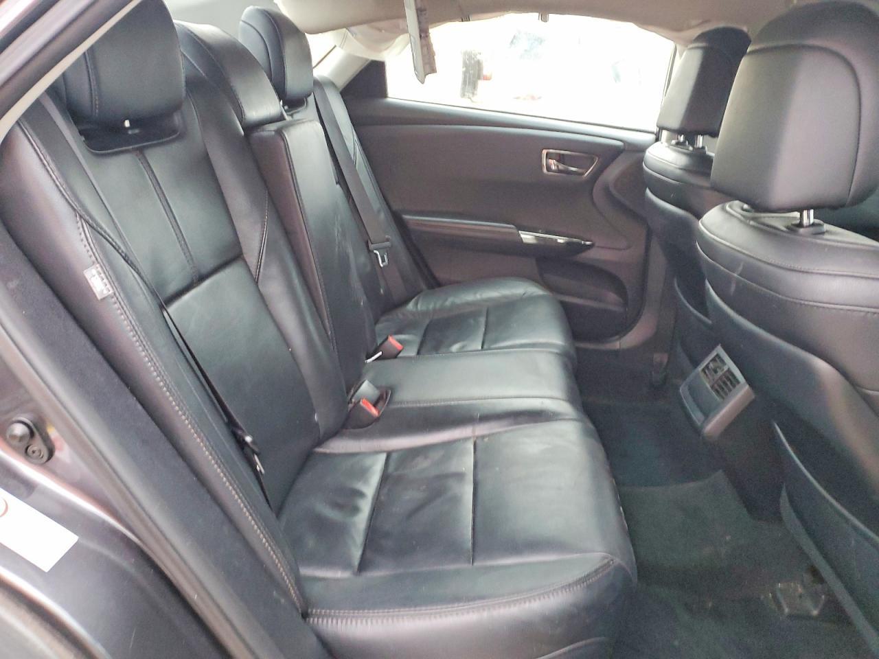 2013 TOYOTA Avalon