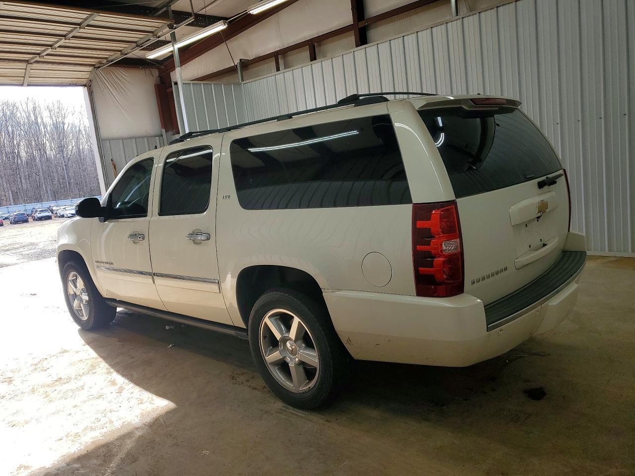 2014 CHEVROLET Suburban