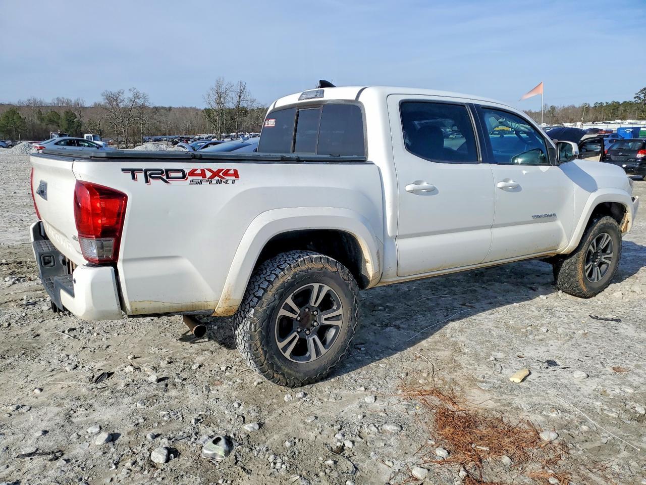 2016 TOYOTA TACOMA