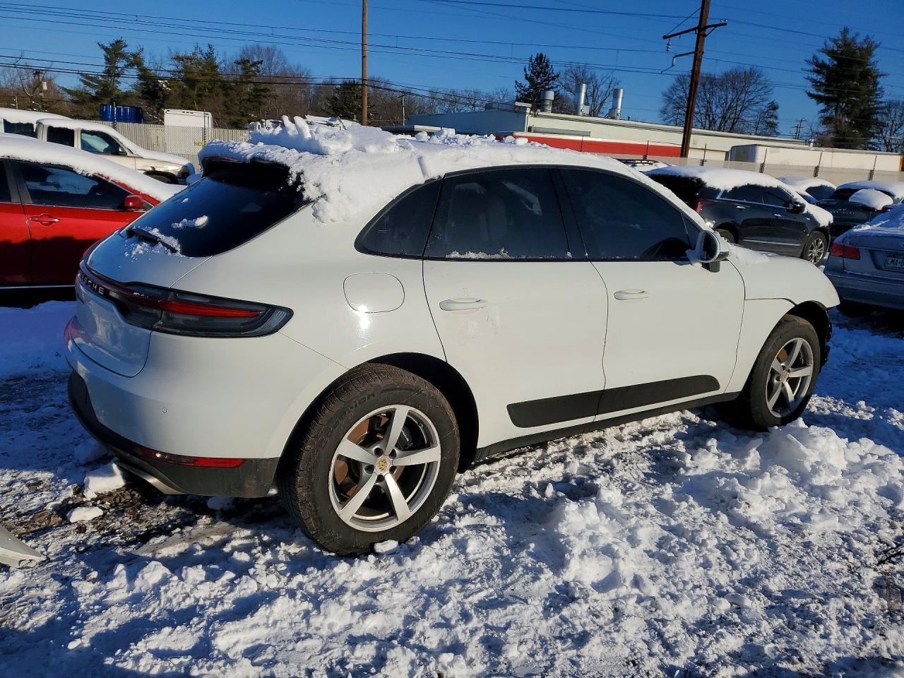 2020 PORSCHE Macan