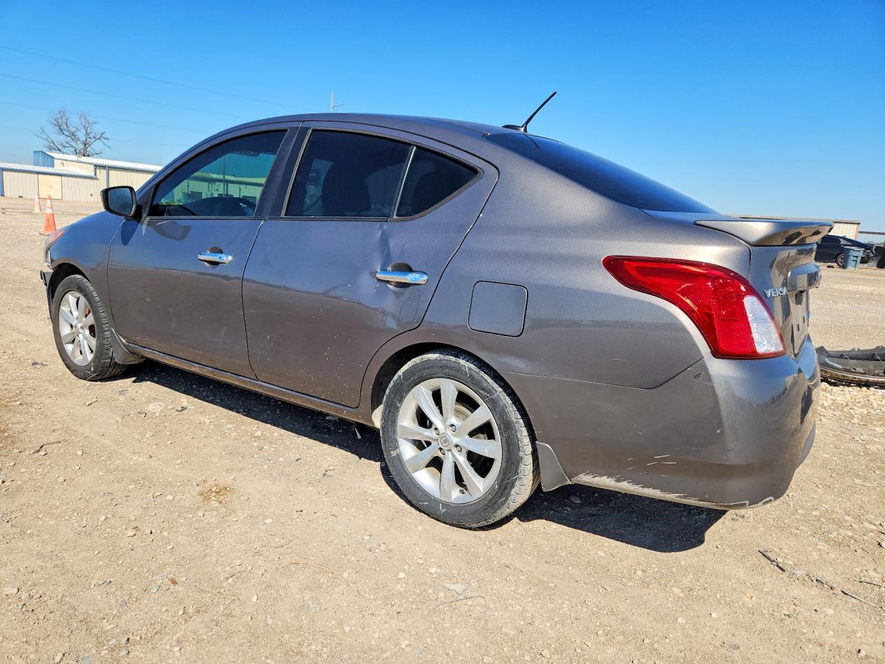 2015 NISSAN VERSA