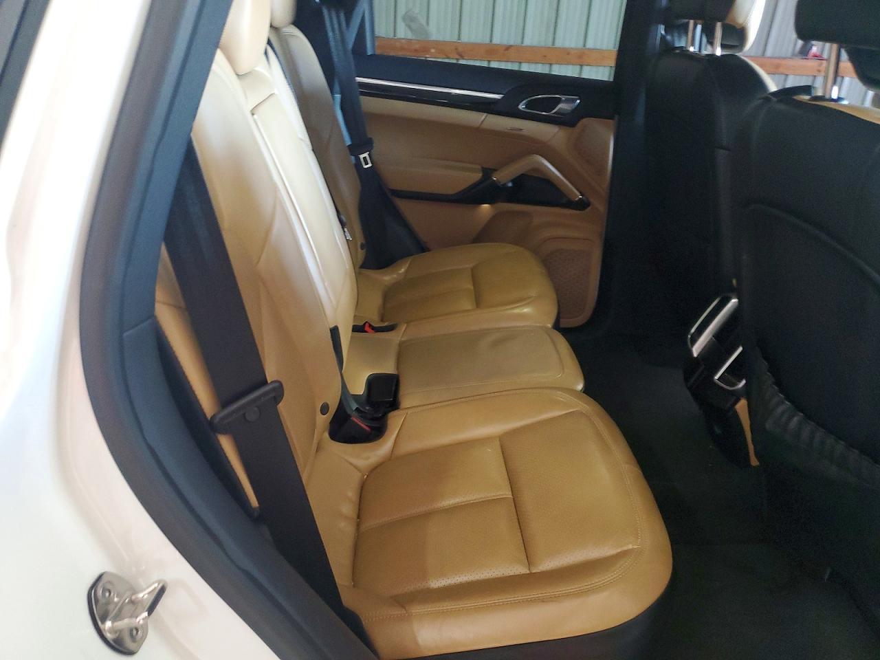 2018 PORSCHE CAYENNE