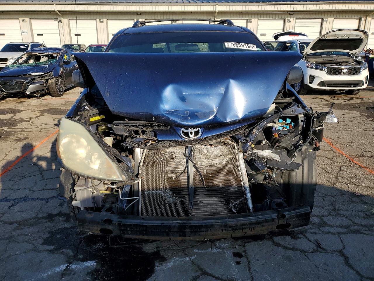 2006 TOYOTA SIENNA