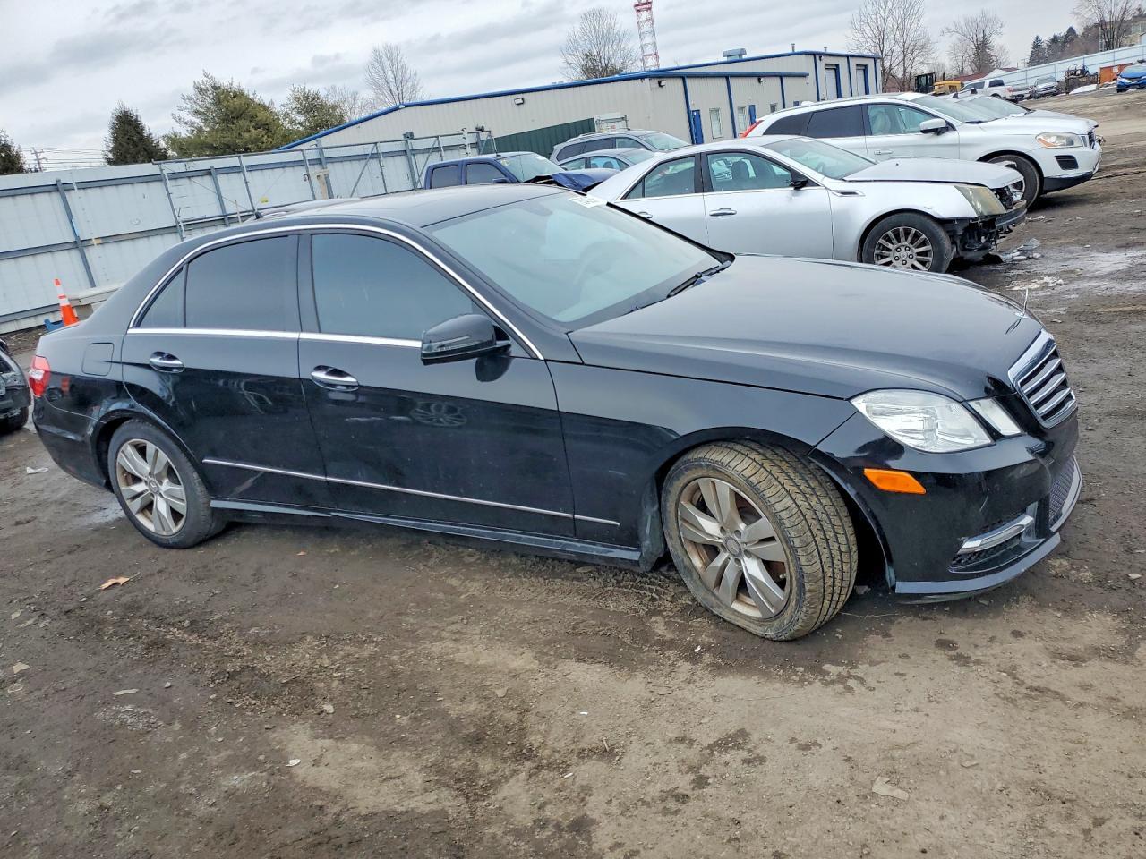 2013 MERCEDES-BENZ E-Class