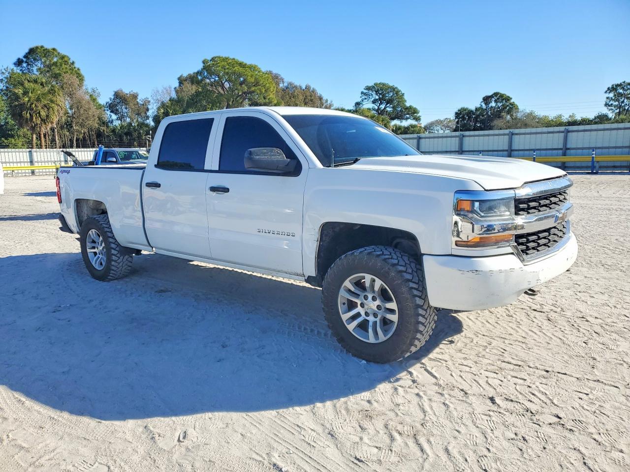 2017 CHEVROLET Silverado