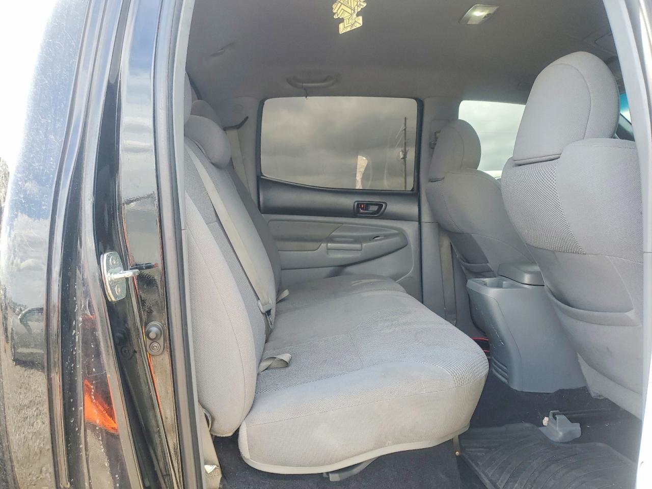 2011 TOYOTA TACOMA