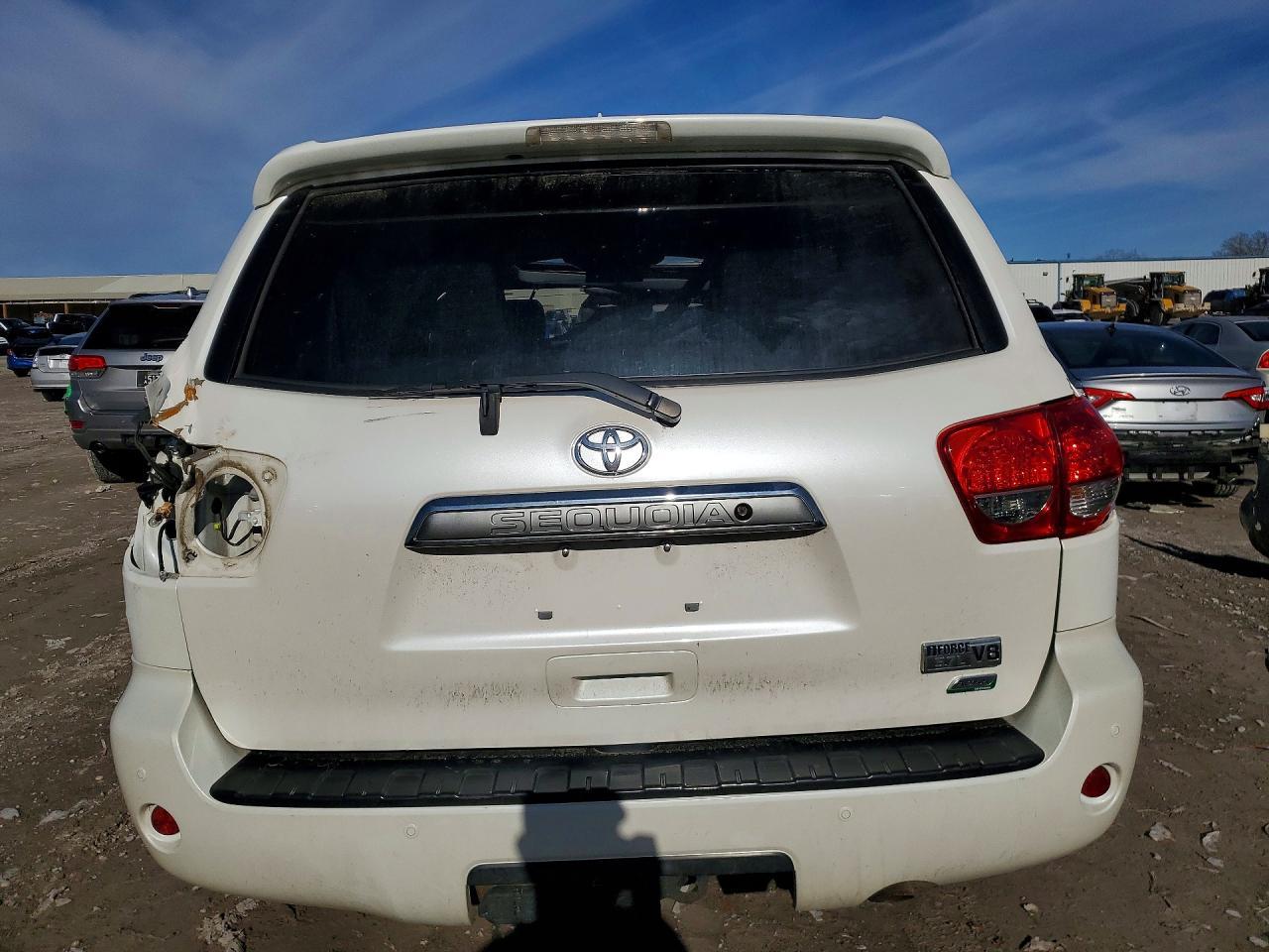 2015 TOYOTA Sequoia