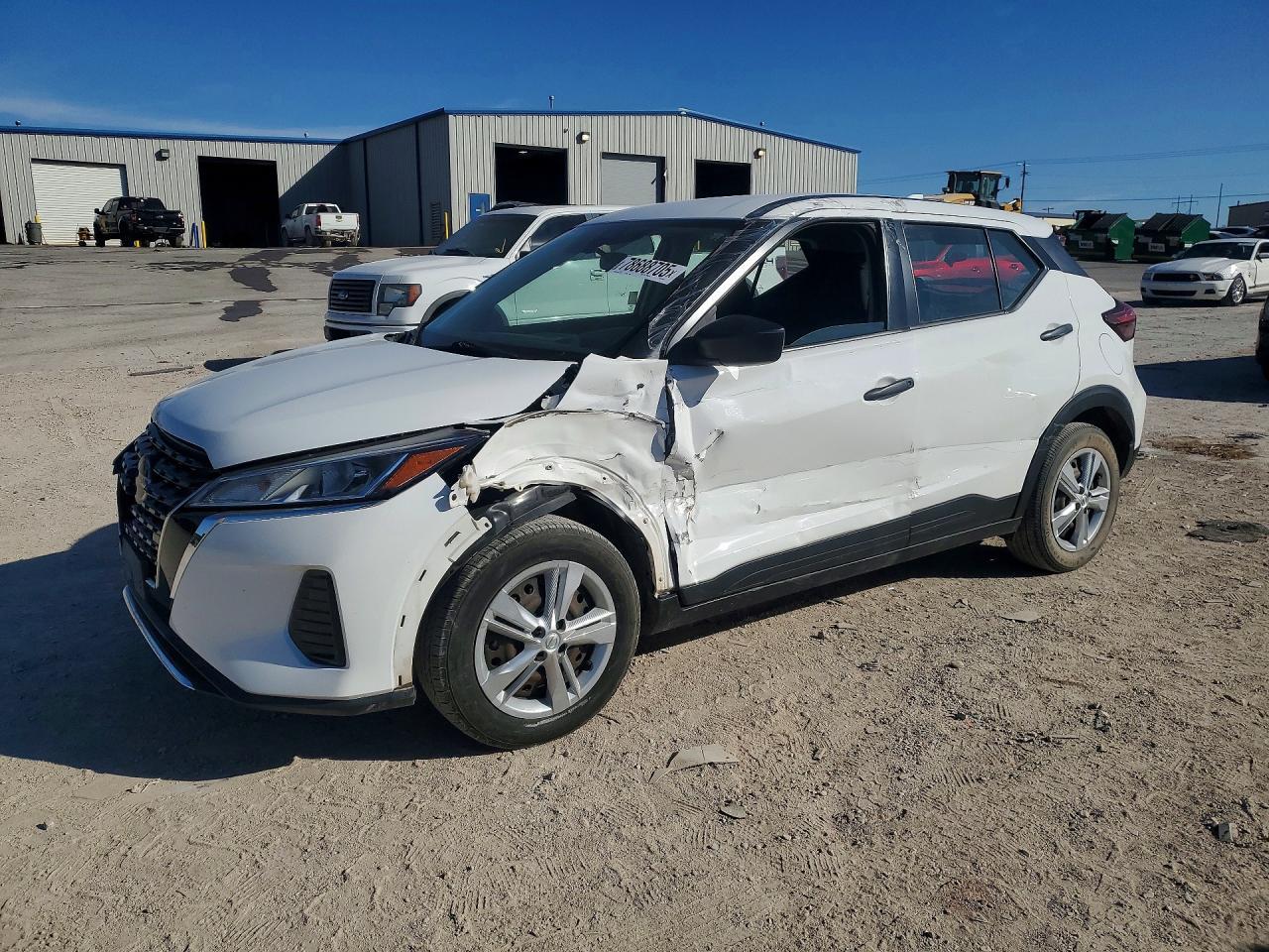 2021 NISSAN KICKS