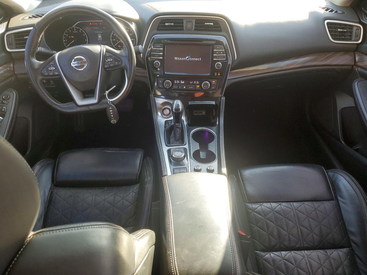 2016 NISSAN Maxima