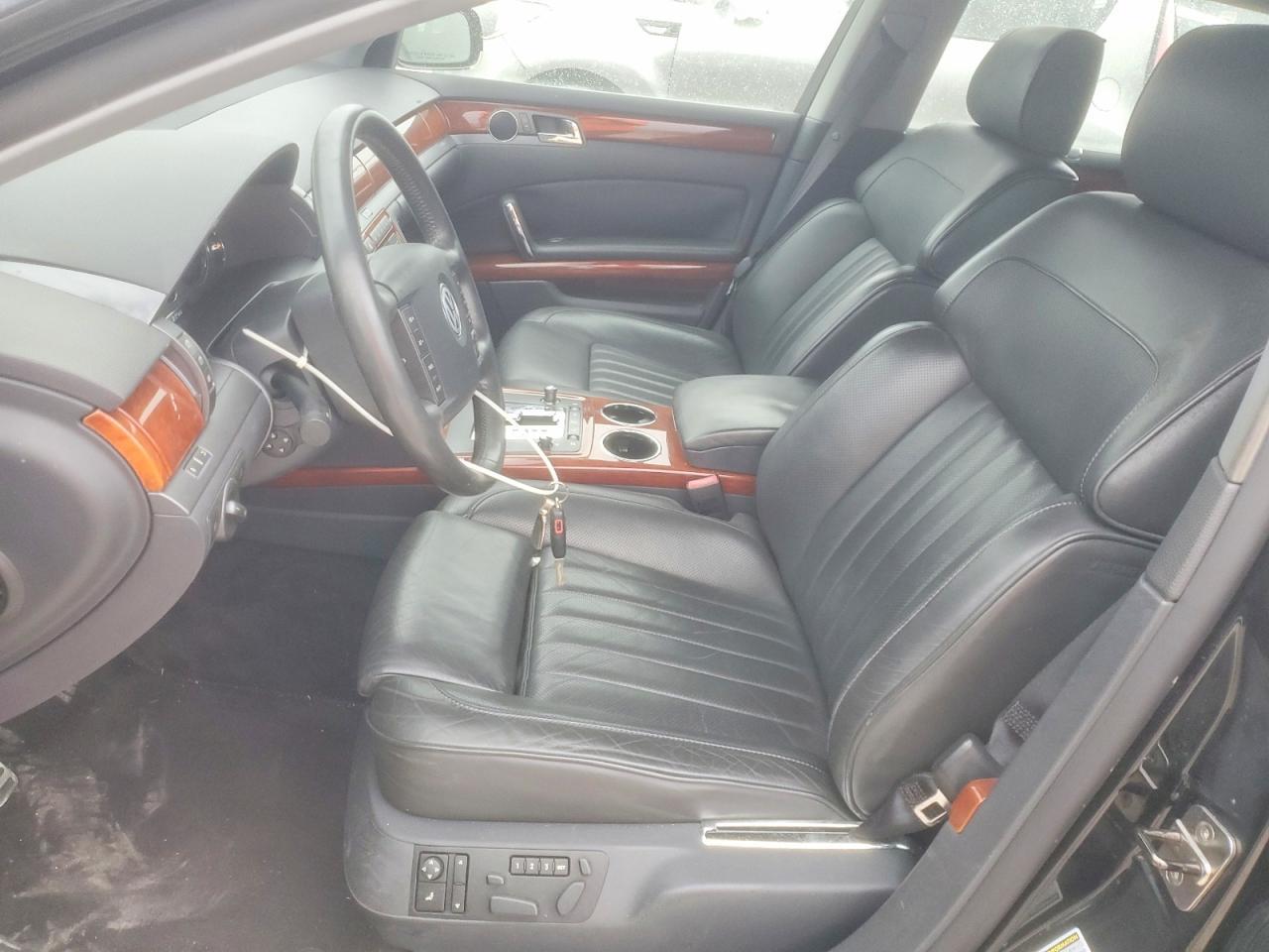 2005 VOLKSWAGEN Phaeton