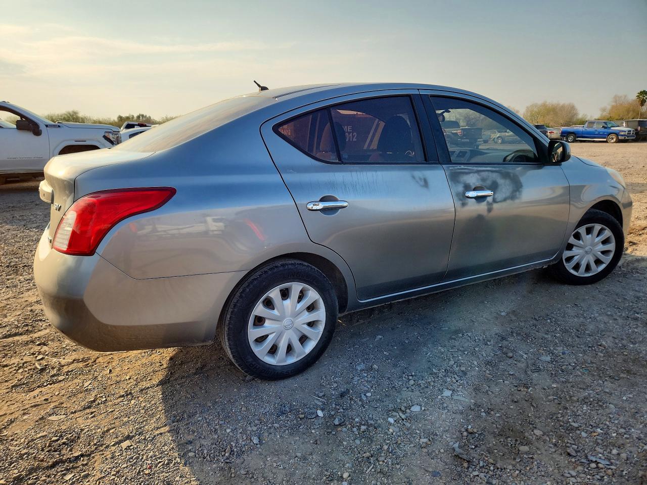2012 NISSAN VERSA