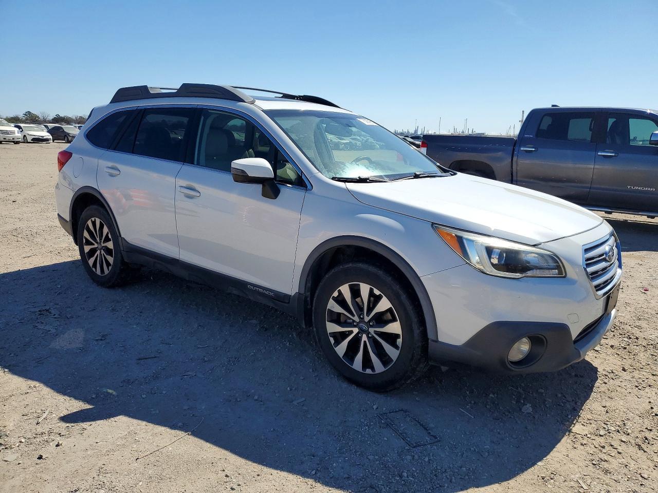 2015 SUBARU Outback