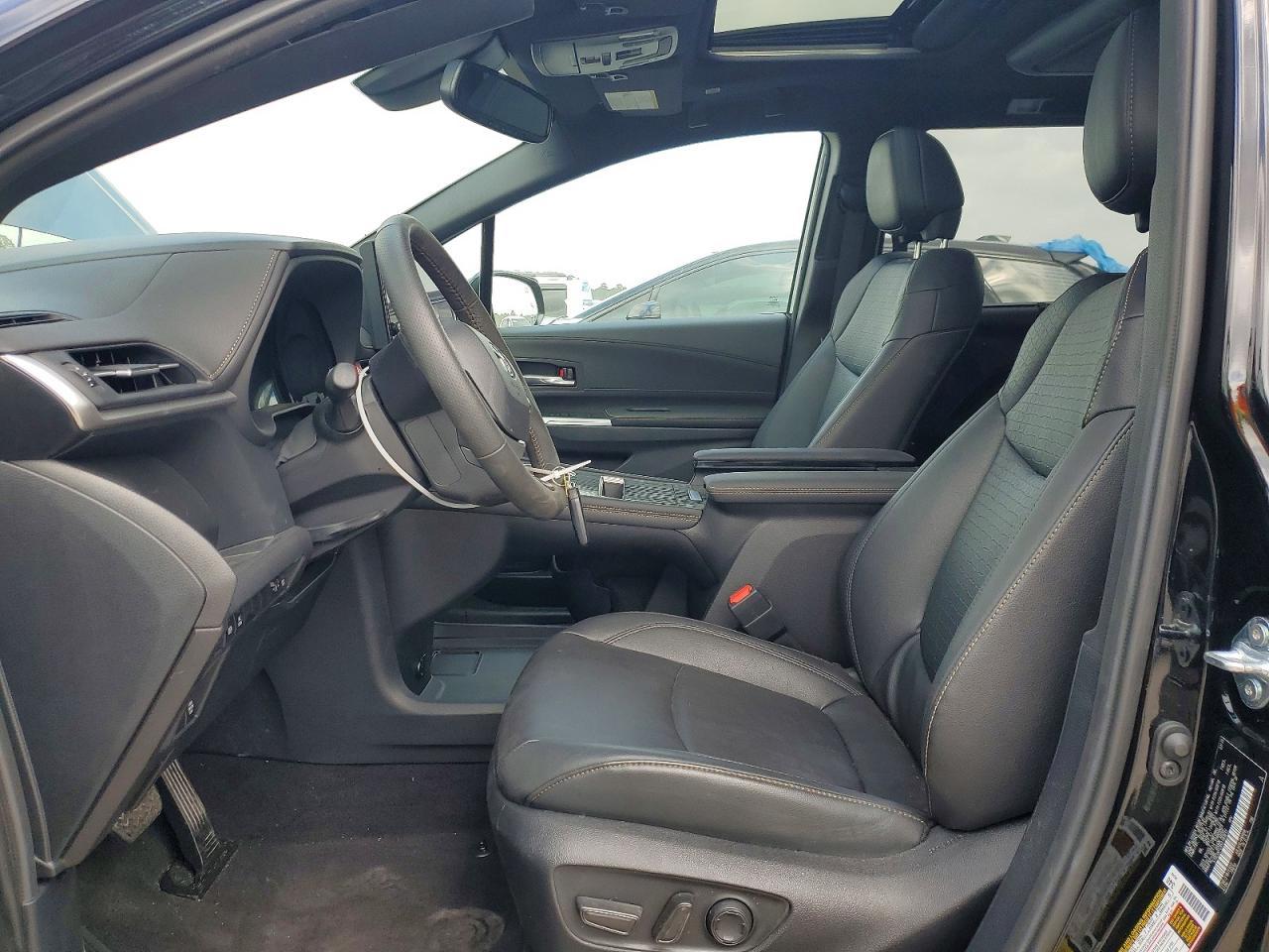 2025 TOYOTA SIENNA