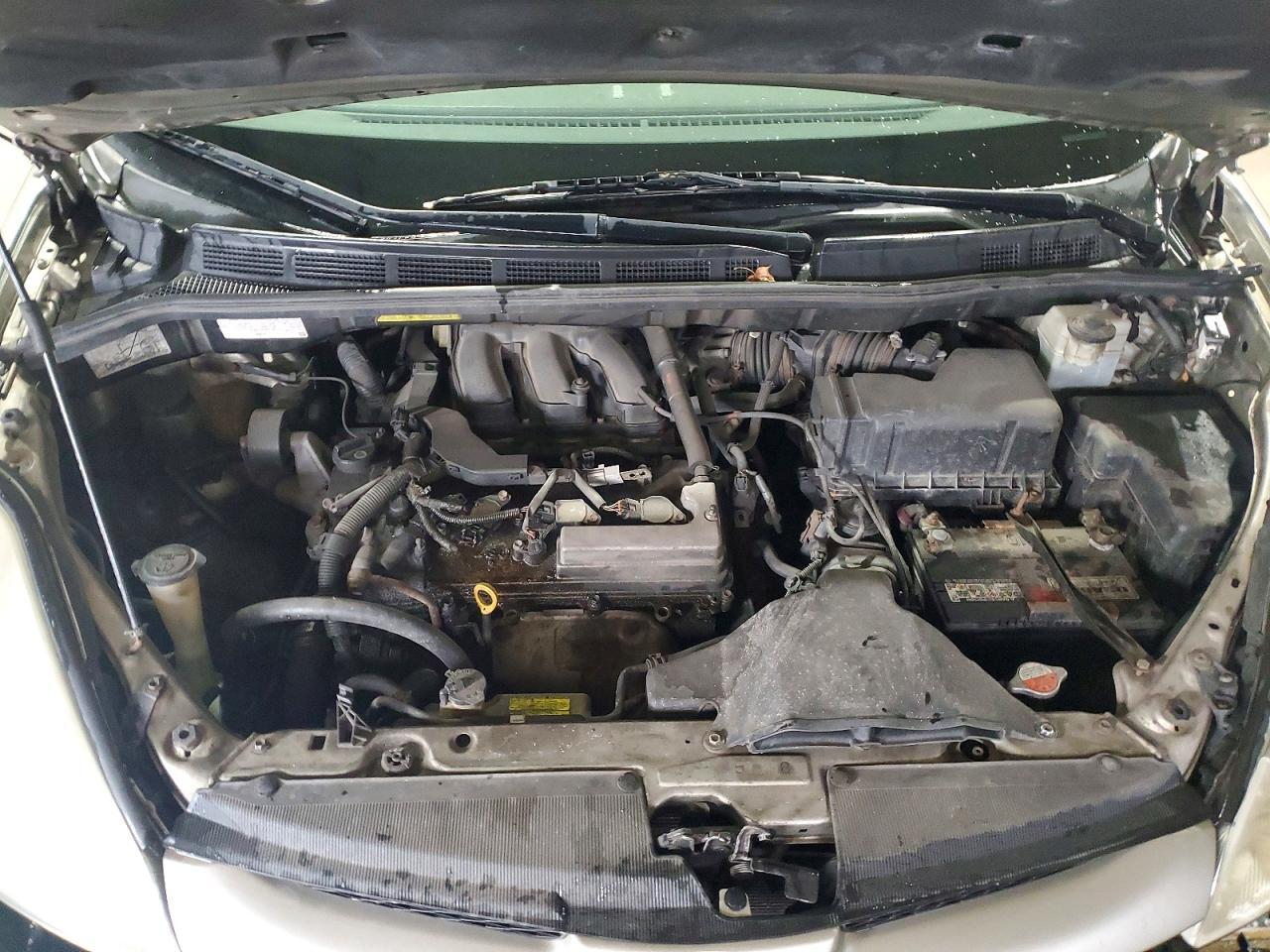 2010 TOYOTA SIENNA