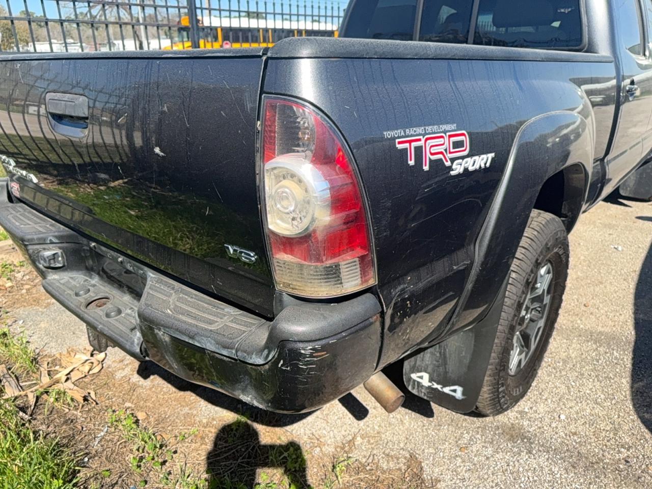 2011 TOYOTA TACOMA