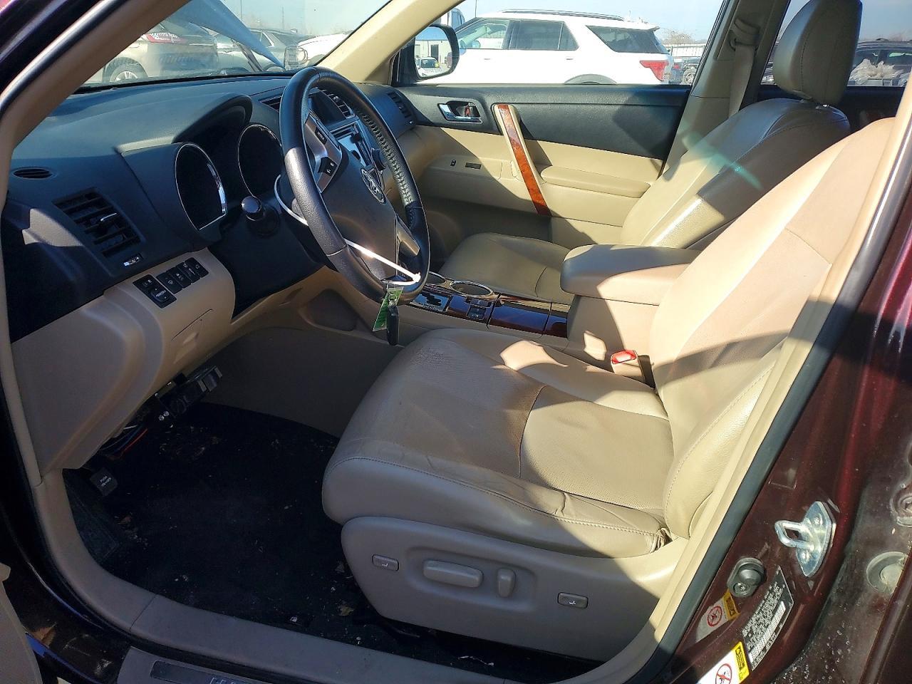 2013 TOYOTA HIGHLANDER