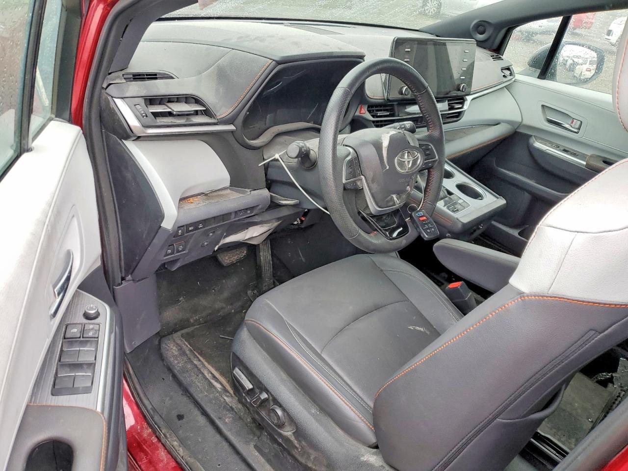 2023 TOYOTA SIENNA
