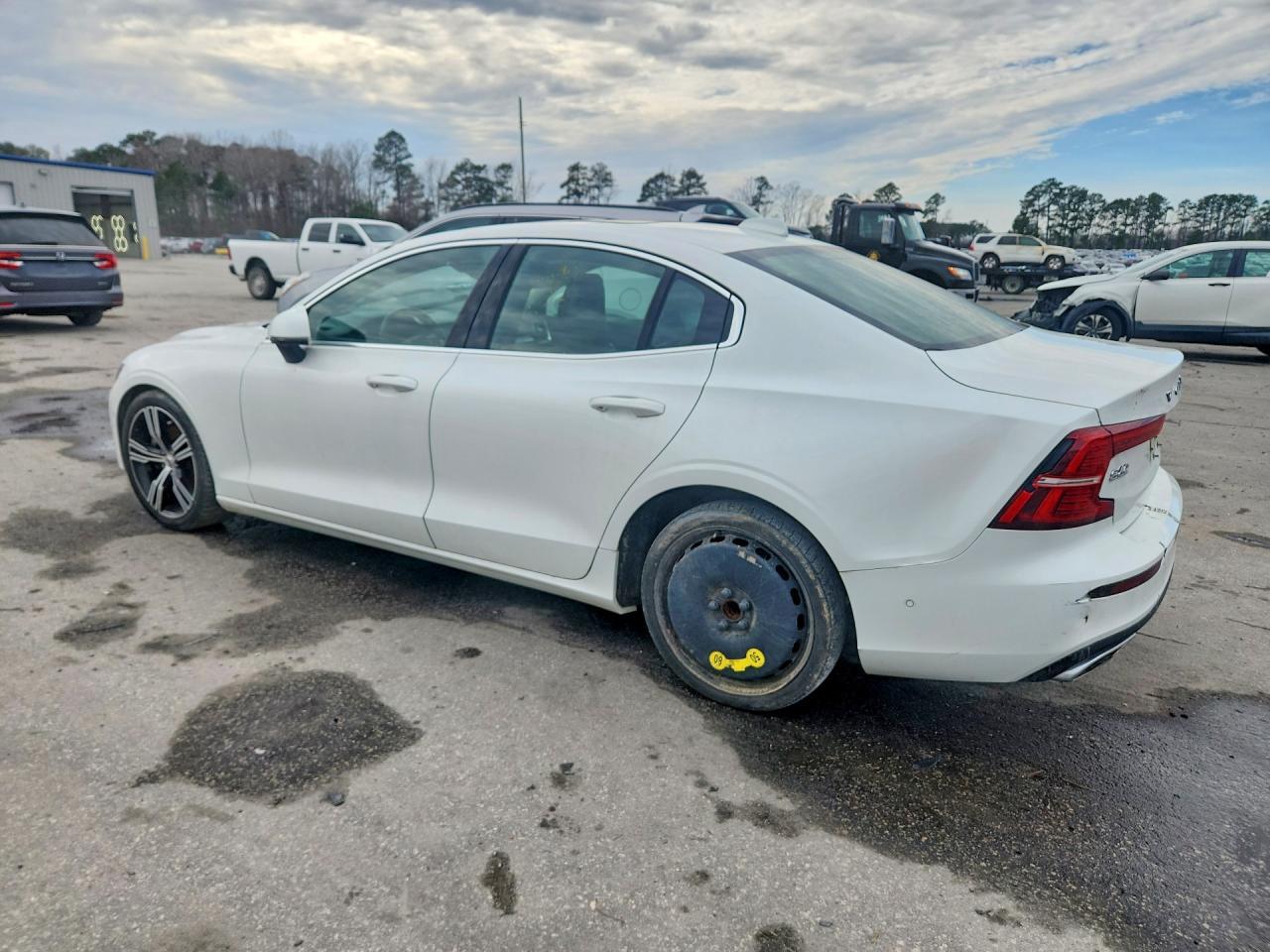2022 VOLVO S60