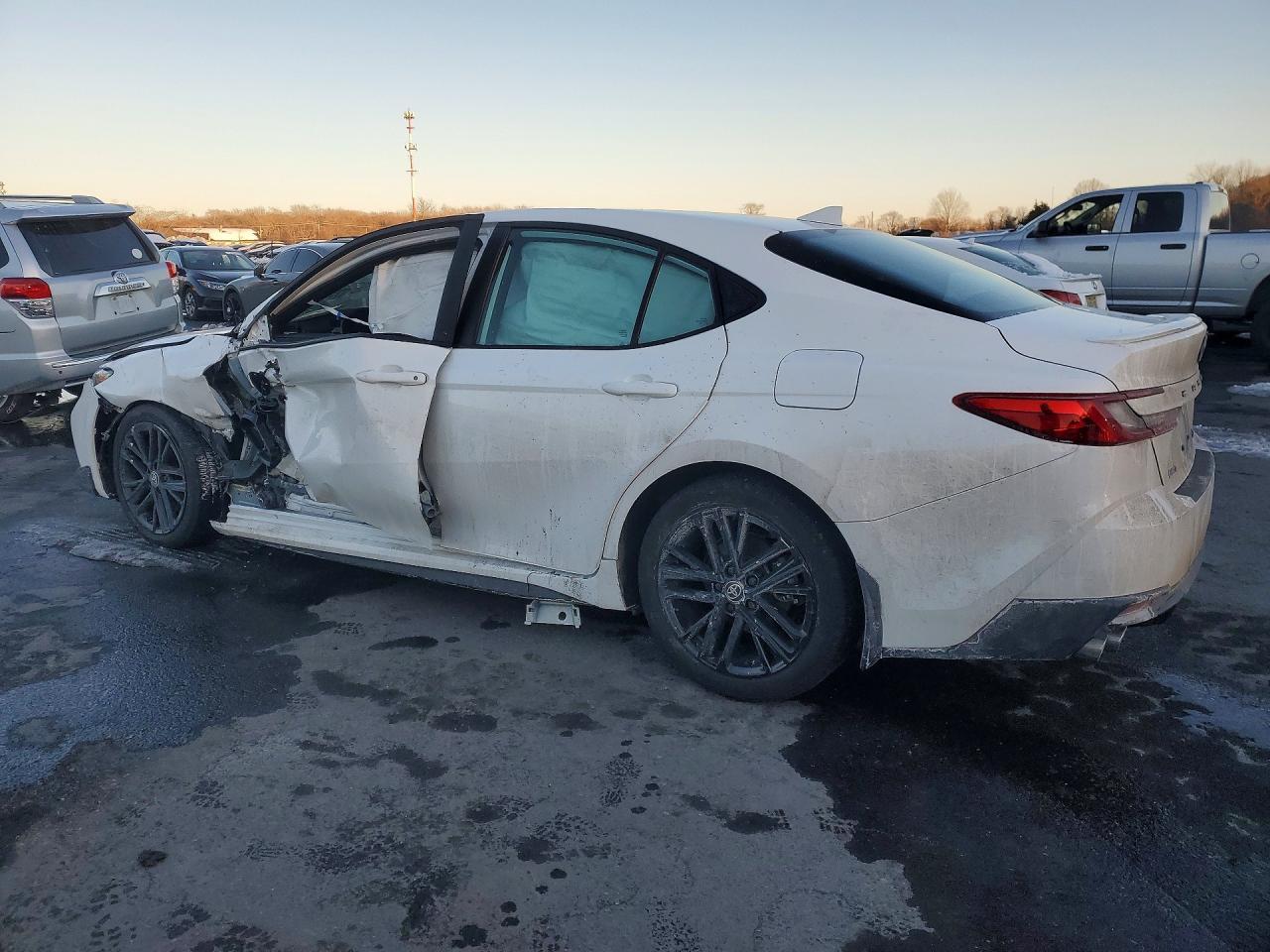 2025 TOYOTA CAMRY