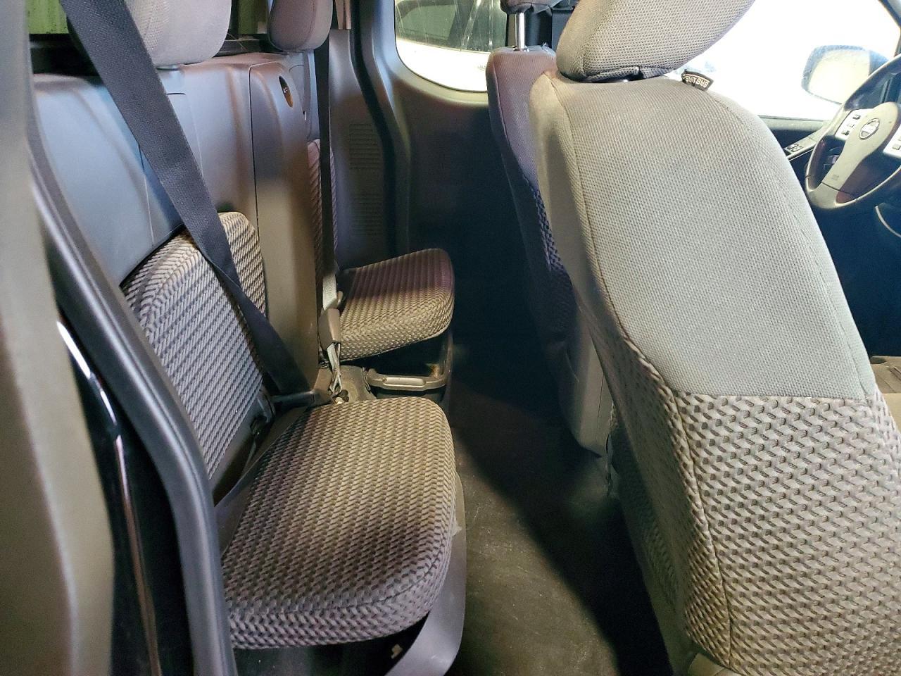 2016 NISSAN Frontier